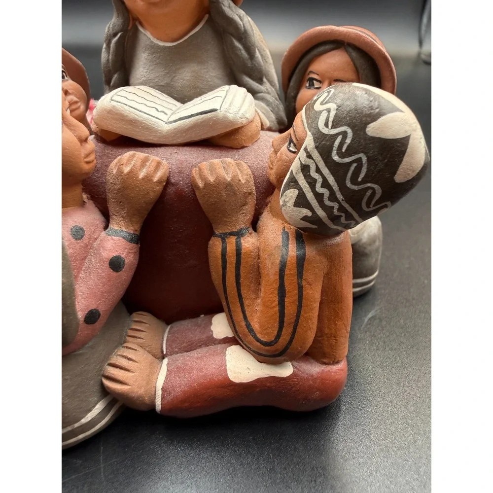 Peruvian Clay Storyteller Signed Maurelio H. w/ 2 Guatemalan Worry Dolls - VTG - Picture 7 of 14